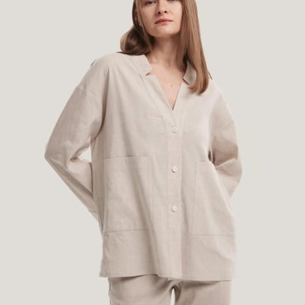 Gentle Herd Women's Patch Pocket Buttoned Linen Blouse - Light Beige